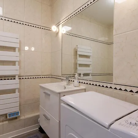 Le St Georges * 5 Chb 10pers *clim *parking*tram *